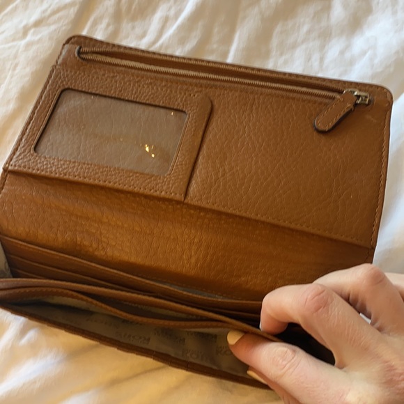 Large Michael Kora wallet - barely used - Picture 4 of 4